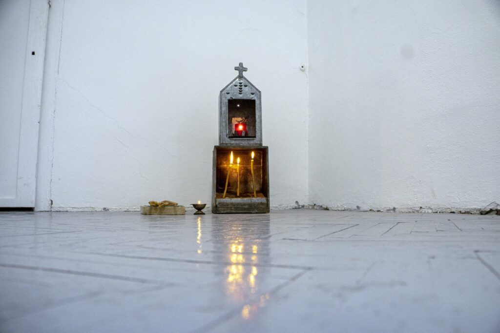 Costel Chițimuș, installation - street lamp, tombstone, glass, 55 x 30 x 67 cm